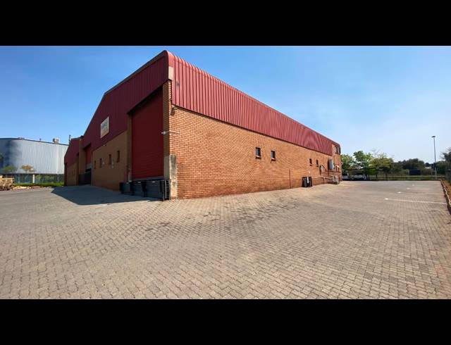724M² WAREHOUSE TO LET IN ROOIHUISKRAAL
